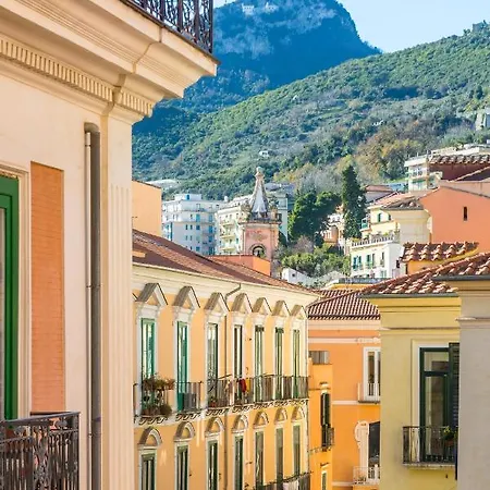 Casa 45 - In Centro Storico Vicino Al Teatro Verdi E Al Crescent Apartmán