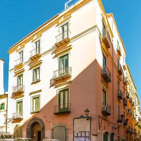 Casa 45 - In Centro Storico Vicino Al Teatro Verdi E Al Crescent * Salerno