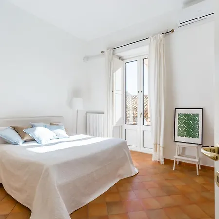 Casa 45 - In Centro Storico Vicino Al Teatro Verdi E Al Crescent Apartmán