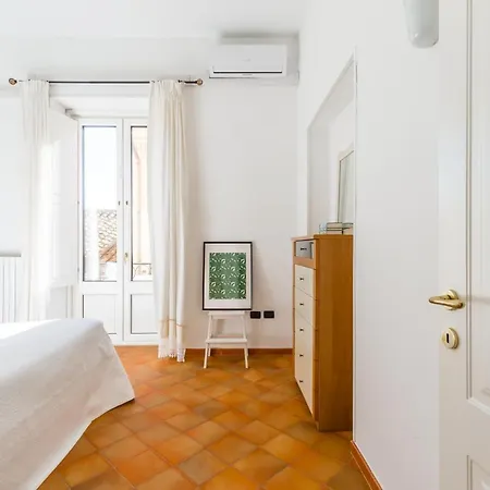 Casa 45 - In Centro Storico Vicino Al Teatro Verdi E Al Crescent * Salerno